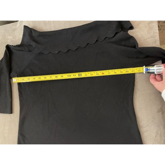Cable & Gauge Black Off Shoulder Scalloped Hem Long Sleeve Knit Sweater Top Sz L - Picture 8 of 11